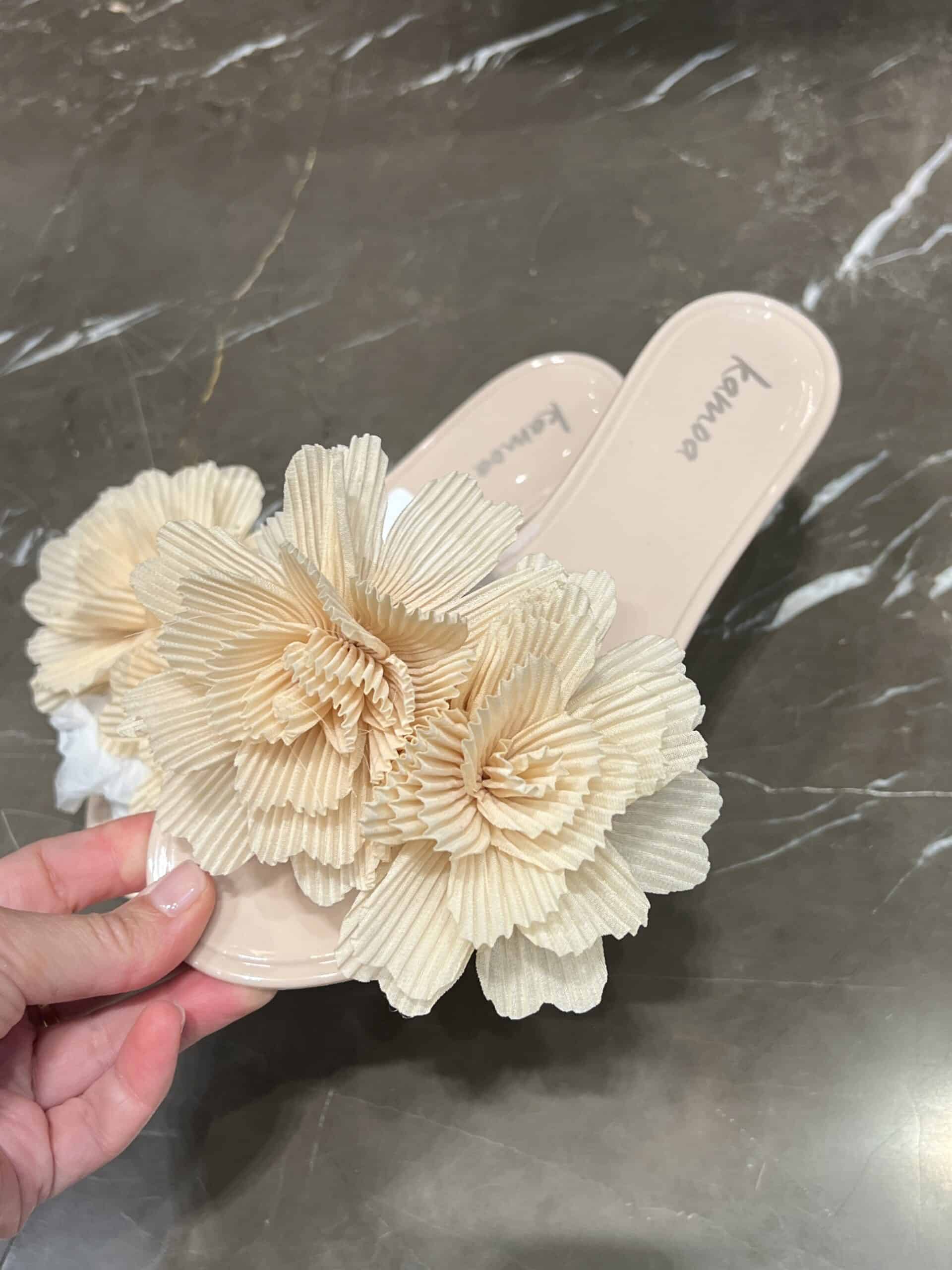 retail women ss23 flat sandals slide leather lace drapped flower beige 2
