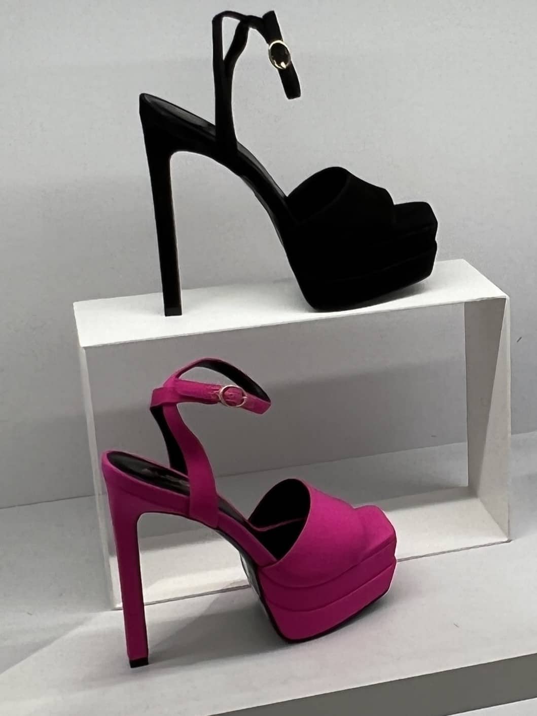 retail women ss23 sandals platform square velvet black pink aldo