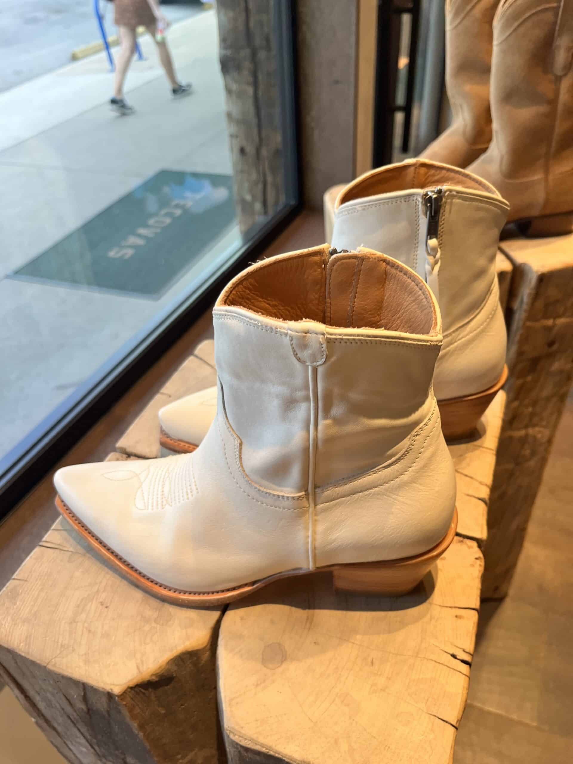 5 retail women ss23 western booties leather white tecovas 1